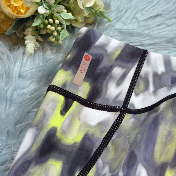 Zella Live in Blur Multi Color Capri Leggings sz S - Picture 7 of 8